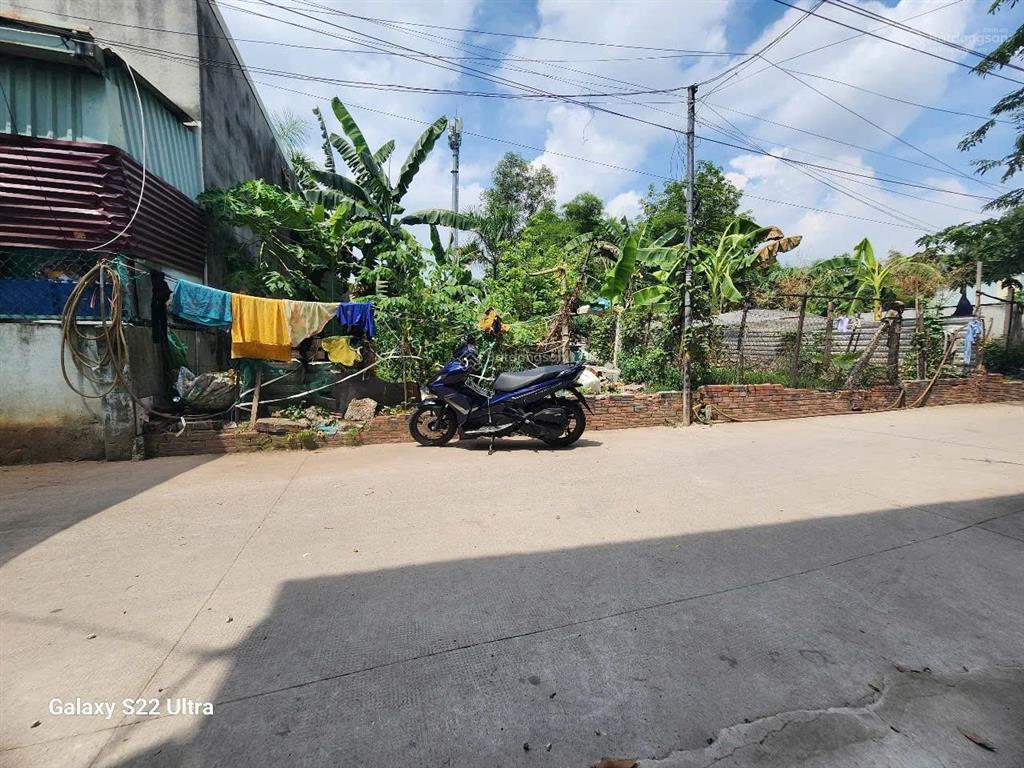 Đất đẹp 6x19m giá chỉ 2ty350 tr cách đt 742 tầm 30mét chợ phú chánh a 300mét phường bình dương