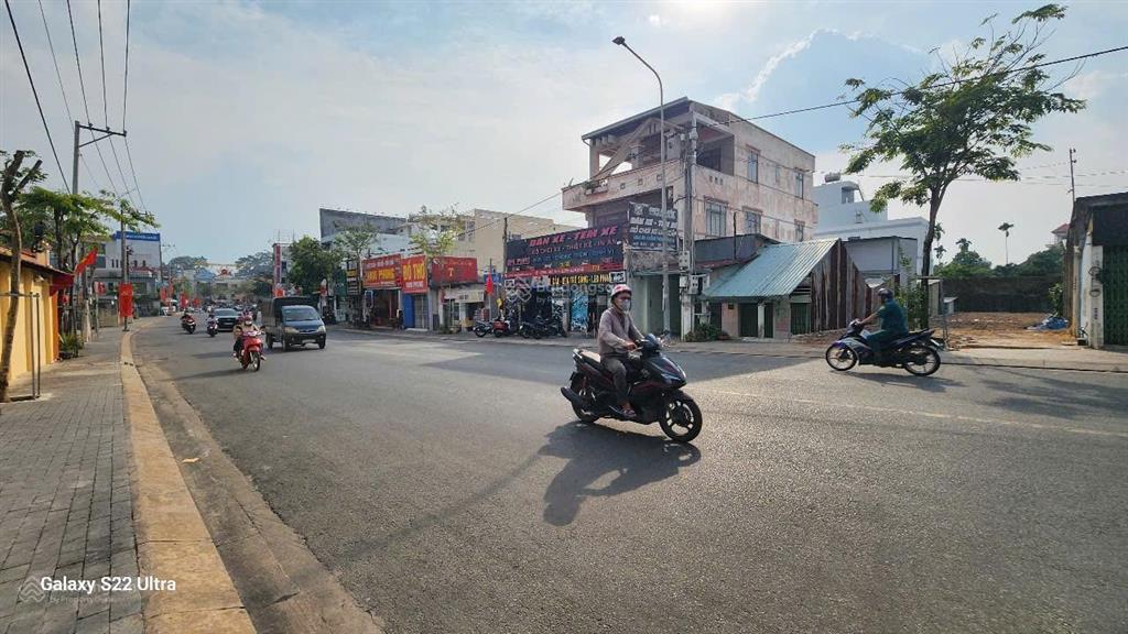 Giảm mạnh bán gấp trong tháng 5 mặt tiền cmt8, ngay ngã 6 chùa bà bd, vị trí kinh doanh đa ngành