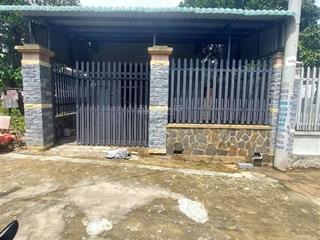 Bán đất tặng nhà giá siêu tốt 6m x 27m thổ cư 70m2 giá 2.4tỷ đường ôtô cách trường chợ vài trăm mét