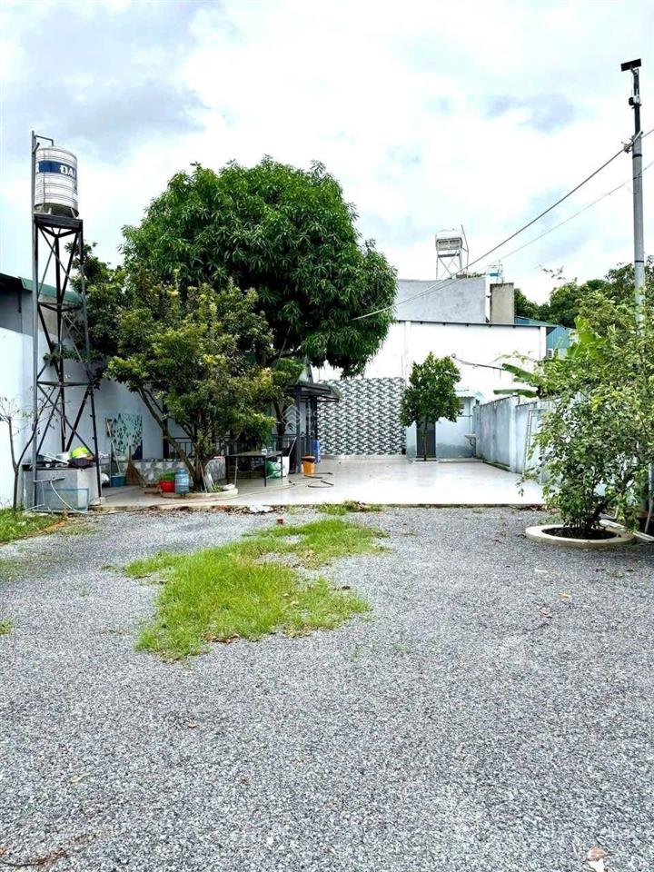 Bđs đẹp mặt tiền dx106 nhựa 5m. dân đông  đẹp 10x38m thổ cư 120m2 giá chỉ 5 tỷ