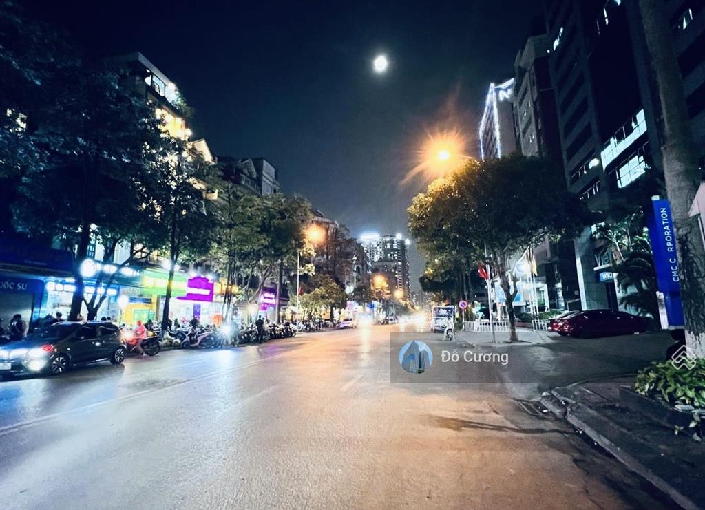 Hiếm + vip  bán gấp khách sạn phố duy tân  850m2 x 15 tầng  mặt tiền 18m  doanh thu 30 tỷ/năm