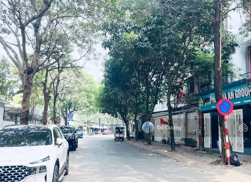 Cực rẻ  chủ cần bán gấp biệt thự khu đô thị mới dịch vọng, cầu giấy  308m2 x 5t  mặt tiền 15m