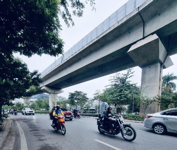 Gấp  bán gấp nhà mặt phố hoàng cầu  view hồ siêu đẹp, 1 mặt phố 1 mặt ngõ  220m2 x 9t  mt 11m