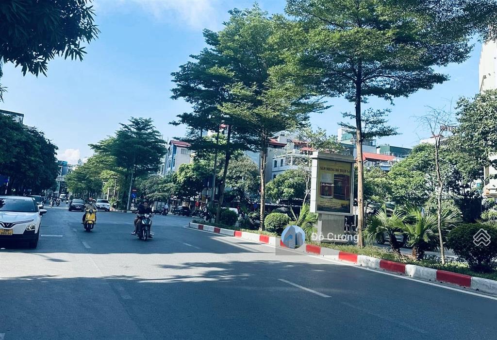 Vip có 102  cần bán nhà mặt phố trần thái tông, cầu giấy  3270m2 x nhà c4  mt 70m + gpxd 33 tầng