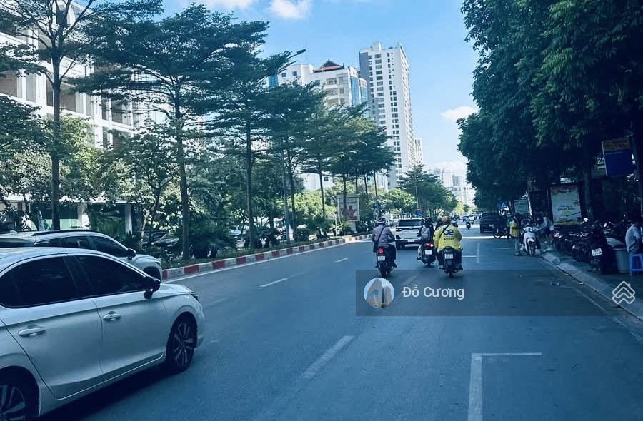 Vip có 102  cần bán nhà mặt phố trần thái tông, cầu giấy  3270m2 x nhà c4  mt 70m + gpxd 33 tầng