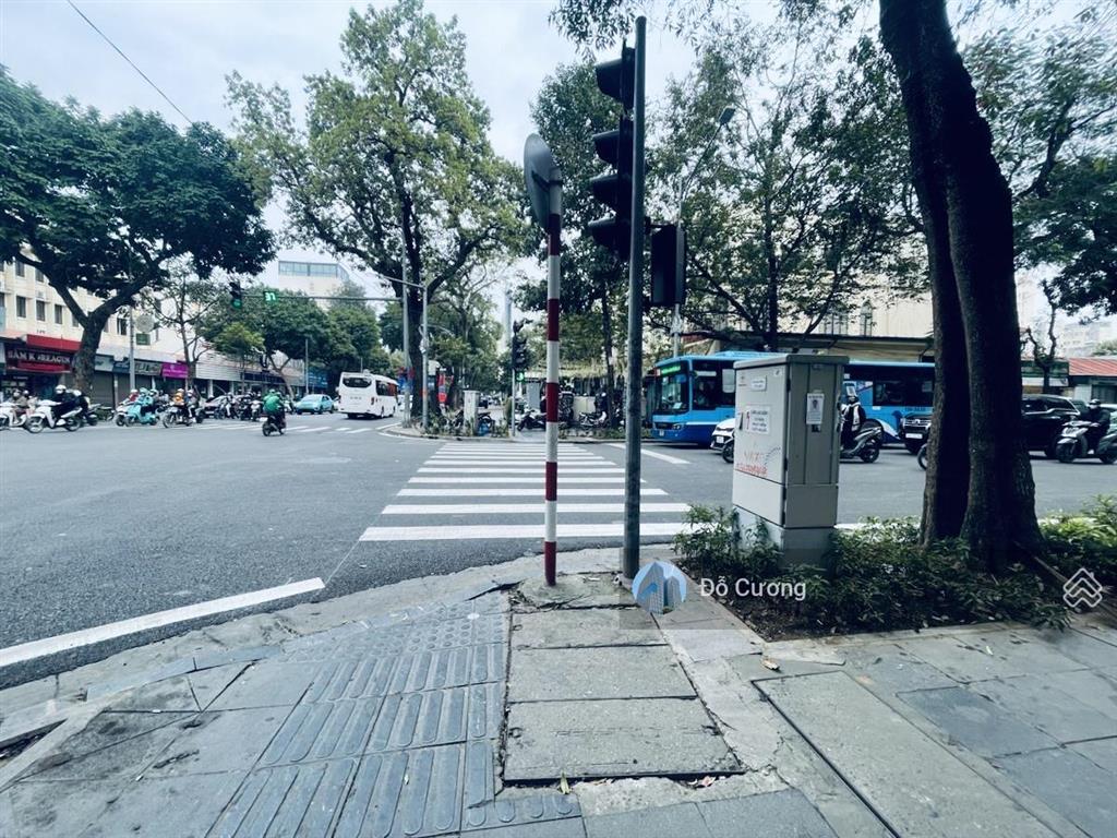 Cực hiếm + vip  cần bán gấp nhà mặt phố quang trung, hoàn kiếm  420m2 x 3t + mt 17m  0974 660 ***