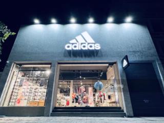 Bán gấp, bán nhanh nhà mặt phố lạc long quân  290m2 x nhà c4 giá bán đất + mt 8,2m  0974 660 ***