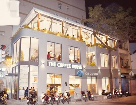Hot + vip  cần bán gấp nhà mặt phố bà triệu  lô góc  280m2 x 3 tầng + mặt tiền 10m  0974 660 ***