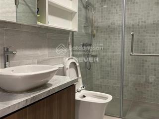 Bán gấp căn hộ tầng 10 kingdom 101, quận 10, 71m2 shr  trần an