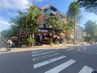 Cho thuê căn góc bùi bằng đoàn và đường số 2 phú mỹ hưng, p. tân phong, quận 7