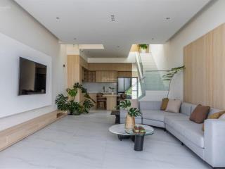 Sát bên quận 1! ngang to 5m~80m2, ngay mt phan đình phùng, phú nhuận chỉ 13 tỷ tl nhiều, o902323354