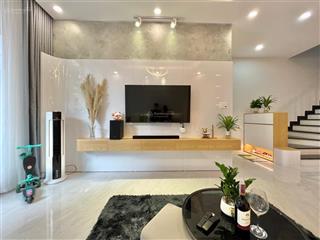 Nhà đẹp dt khủng 10x10m~ 100m2 hẻm ô tô nam kỳ khởi nghĩa, q3, 5 tầng ở ngay 22.9 tỷ, 0902 323 ***