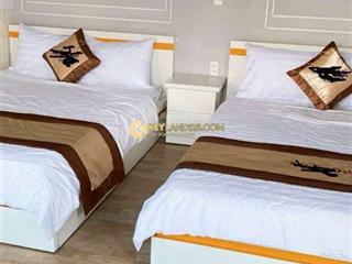 Khách sạn 2 mặt tiền cách chợ đà lạt 300m 157m2 5 tầng 32 phòng kinh doanh