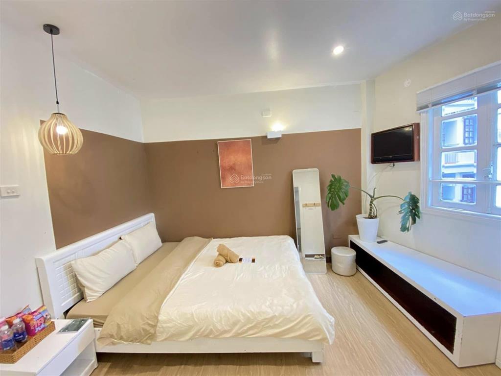 Khách sạn 3 mặt tiền ngay chợ đà lạt 91,6m2 4 tầng hoàn công 12 phòng đang có hđ thuê 31tr/tháng