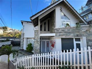 Villa 2 mặt tiền cách hồ xuân hương chợ đà lạt 1km, 200m2, 2 tầng hoàn công