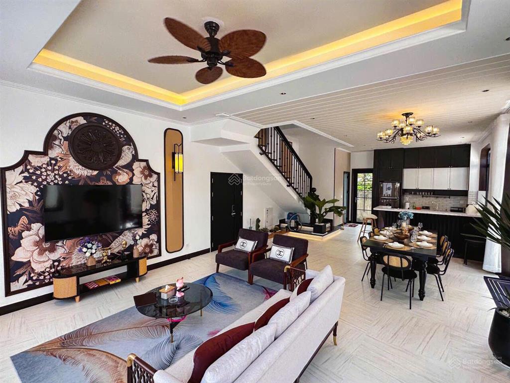 Villa song lập hoàn công nở hậu cách chợ đà lạt hồ xuân hương 2km nguồn thu 70tr/tháng