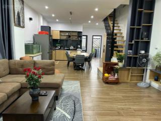 Nhà mới đẹp cách hồ xuân hương 1,5km 3 tầng vuông vức ngang lớn 5,2m