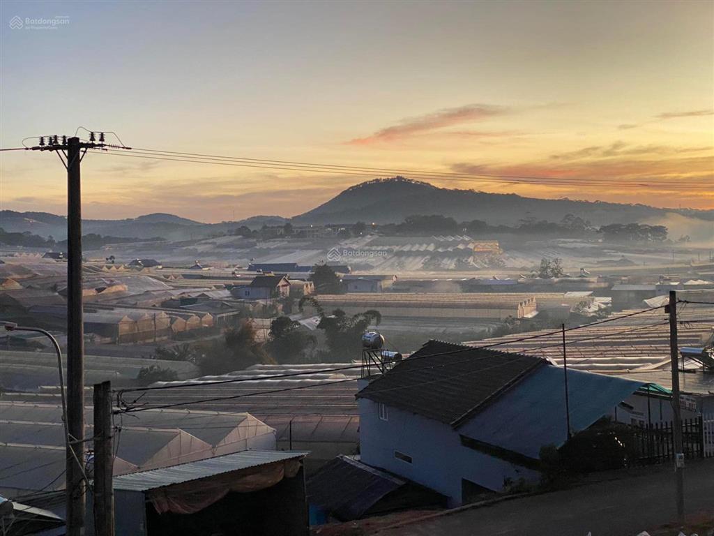 Nhà 2 mặt tiền ngay kqh cách hồ xuân hương 1,5km, view thoáng đẹp săn mây