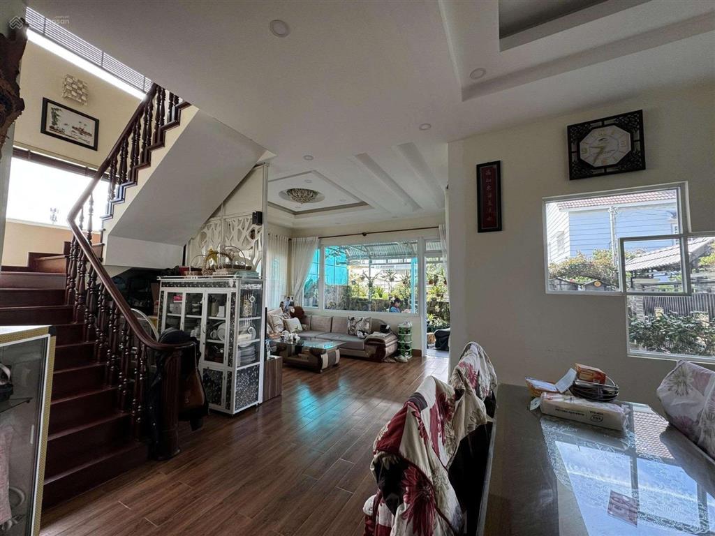 Villa 2 tầng hoàn công vuông vức cách hồ xuân hương chỉ 1km