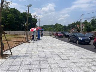 Nằm trên trục chính đường 3 oto tránh, diện tích 190m giá 20tr/m đi thẳng vào khu biêt thự, hồ