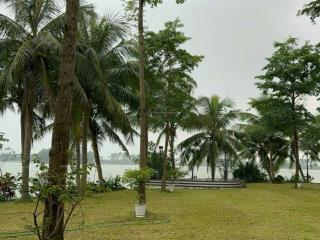 Biệt thự đất nền 3 mặt thoáng 1000m2 đại lải resort liền hồ lớn, xây được 4 tầng, 8pn theo ý muốn