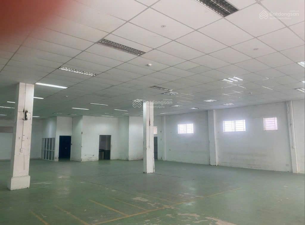 Cho thuê kho 400m2 mặt tiền đường phạm văn hai, phường 2, quận tân bình