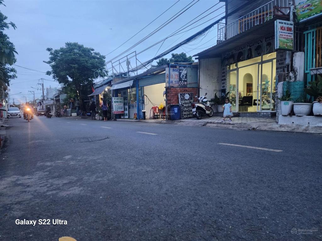 Bán nhà mt nguyễn hiền,dĩ an, bình dương, giá 5,7tỷ, dt119m2.đang cho thuê 11tr/tháng