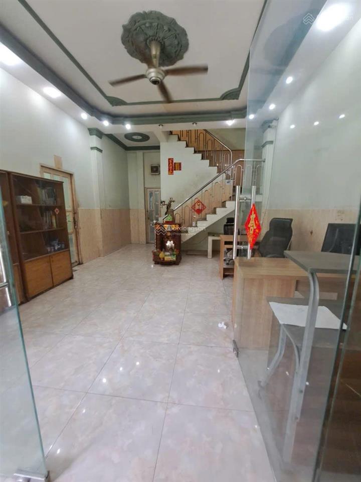 Cho thuê nhà xưởng bình trị đông 8*25 đúc 3 lầu suốt có thang tời