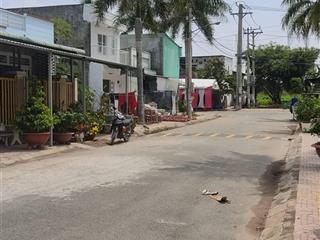 Đất đức hòa giá rẻ sổ hồng riêng nằm ngay trục đường tỉnh lộ 830, 4x20 (80m2), giá chỉ 1tỷ1