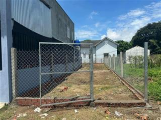 Nền đất đẹp thông ra nhựa đức hòa đông, 4m nở hậu 7m dài 26m, giá tốt chỉ có 950 triệu