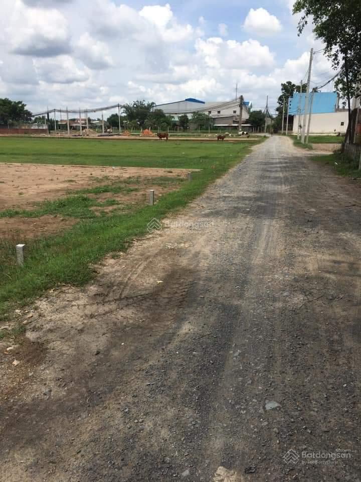 Bán đất thổ cư, tại xã hòa khánh, 5x30 ( 150m2), giá chỉ 550 triệu, đường đá 3m , đường thông