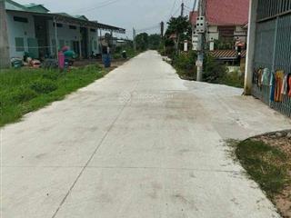 Bán đất xây trọ, mặt tiền đường bê tông , 10x45 giá 2ty9, shr, ngay đức hòa đông,  0704 794 ***