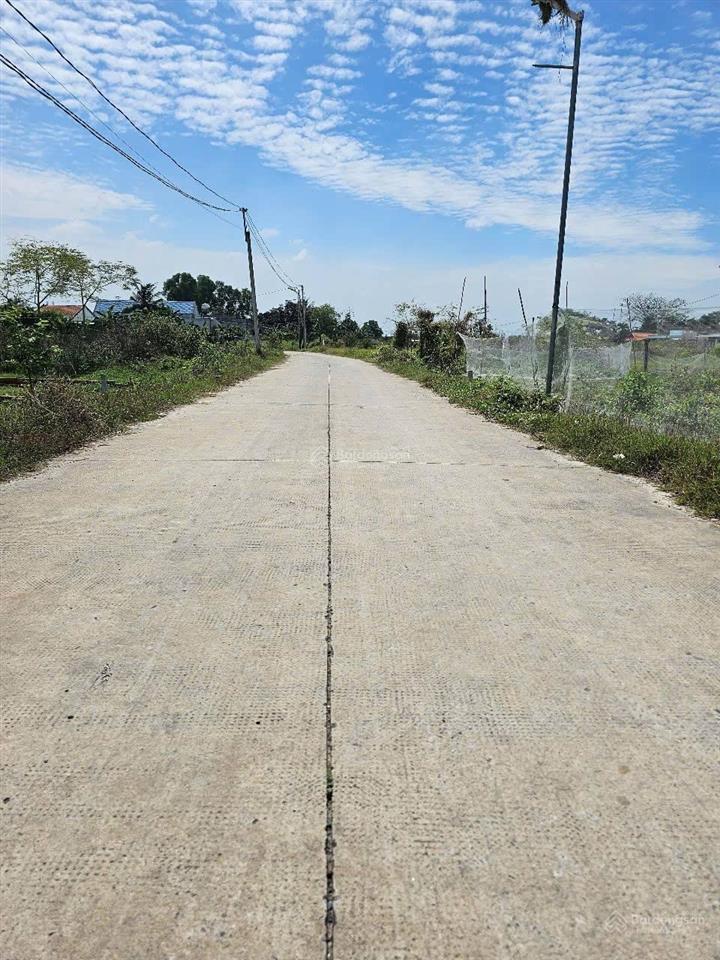 Chính chủ gửi nền đất nằm ngay đường bê tông thuộc ấp 2 hựu thạnh, 5x29m giá 1tỷ1, shr, 0704 794 ***