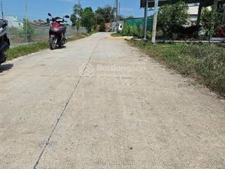 Chính chủ gửi nền đất nằm ngay đường bê tông thuộc ấp 2 hựu thạnh, 5x29m giá 1tỷ1, shr, 0704 794 ***