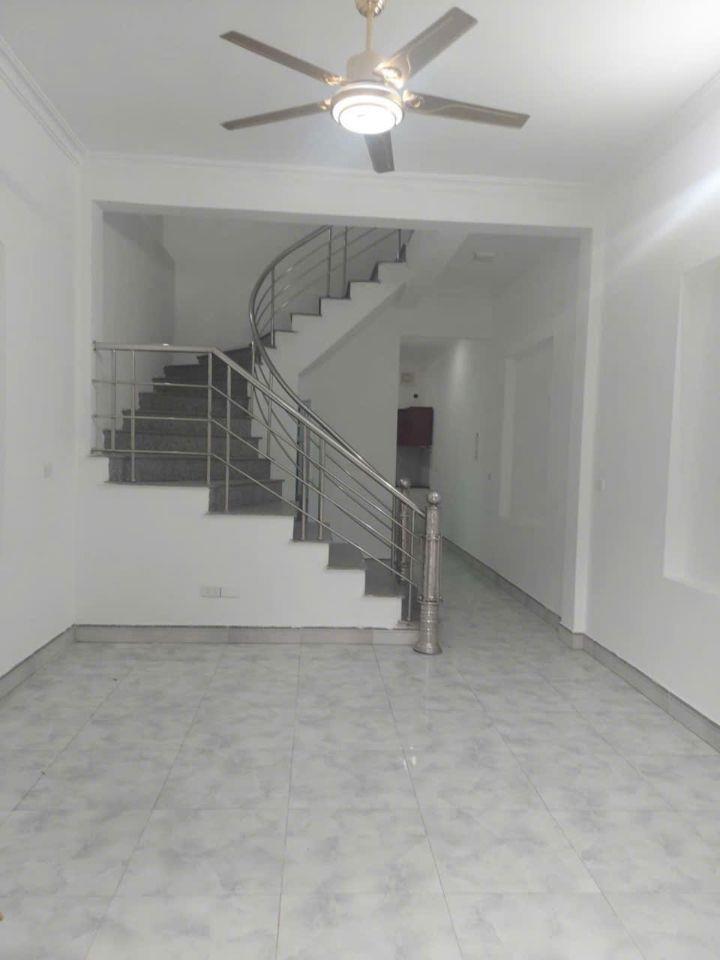 Nhà 3 tầng 50m đường thông oto đỗ cửa Biên Giang Hà Đông chưa đến 6 tỷ