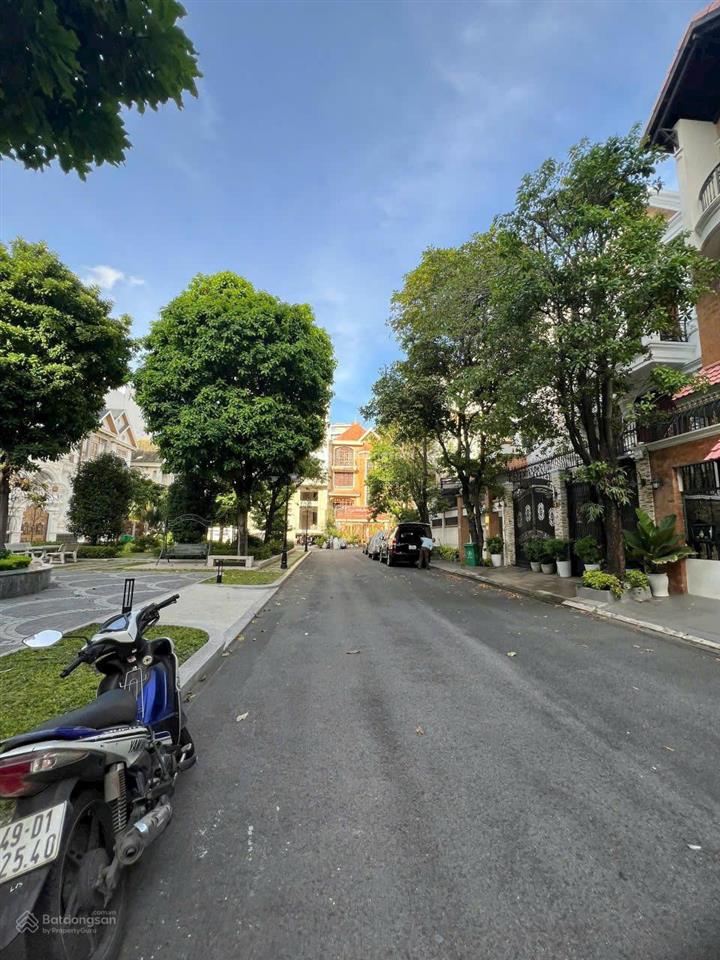 Chính chủ bán nhà khu biệt thự him lam phổ quang, p. 2, q. tân bình. dt 7.5x16m, 3 tầng giá 42 tỷ