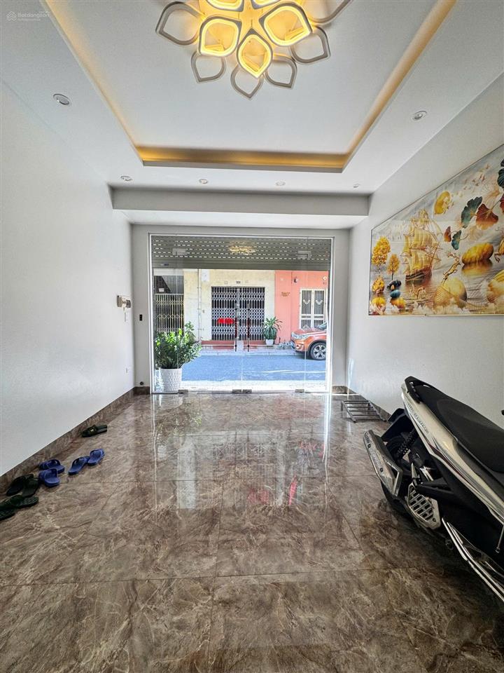 Phân lô vỉ hè ô tô tránh, 5 tầng 5 ngủ rất đẹp ở luôn, 15.4 tỷ