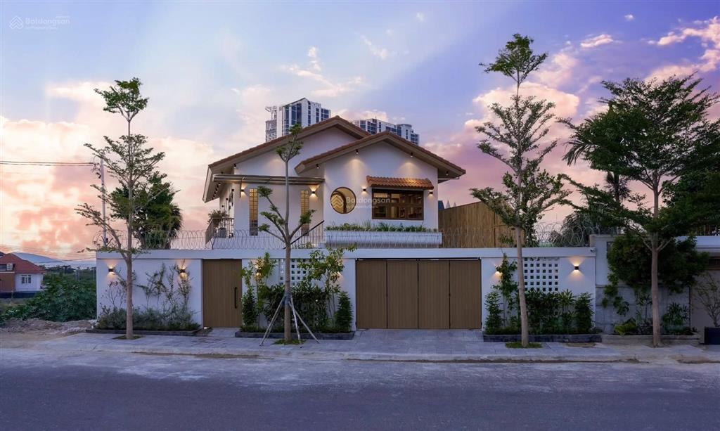 Bán lô đất đẹp view biển xây biệt thự đường triệu quang phục, vĩnh hoà, nha trang