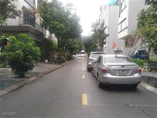 Bán đất đg tt5 giang biên 73m2 view công viên. sát phố. giá tốt