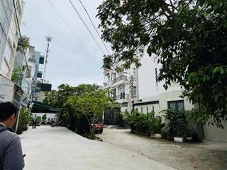 Gấp nhà 3 tầng đường nhựa ô tô 6m thông ra phạm văn đồng,hoàn công đủ
