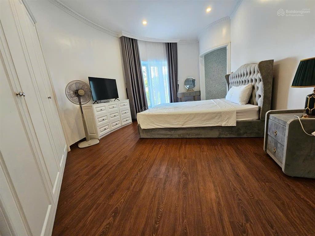 Chính chủ cần bán villa mđ đại lộ hồng lam 25m. dt 600m2. xây hoàn thiện bên ngoài. giá 18 tỷ