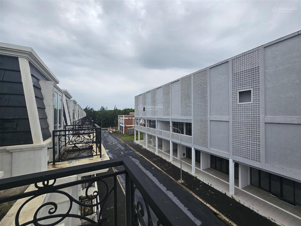 Chính chủ cần bán liền kề hoa tiên paradise, 85m2. mặt tiền 5m. giá 2.4 tỷ. . 0981 133 ***