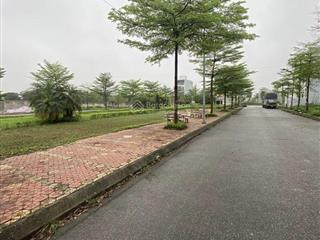 Chính chủ bán lô đất blk32 dt 102m2 khu đô thị new city phố nối