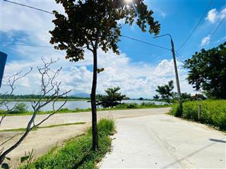 Bán nhanh lô góc 2 mặt tiền view cực đẹp cách ql1a chỉ 500m giá chỉ nhỉnh 800tr