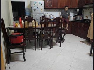 Cạnh ngoại giao đoàn ngõ ô tô lùi cửa, 20m ra ô tô tránh. dt 46m2 x 4t, mt 4m nhà dân xây chắc chắn