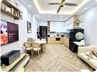Lạc long quân 35m2 5 tầng mt 4m, oto tránh, kinh doanh, nhà đẹp về ở luôn. thiết kế 3 ngủ
