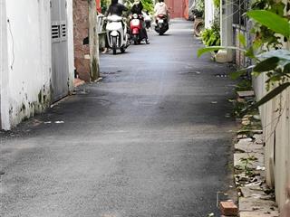 Võng thị trích sài, bán đất tặng nhà 3 tầng, mt 8m lô góc, 30m ra oto. 60m ra mp. ngõ rộng.