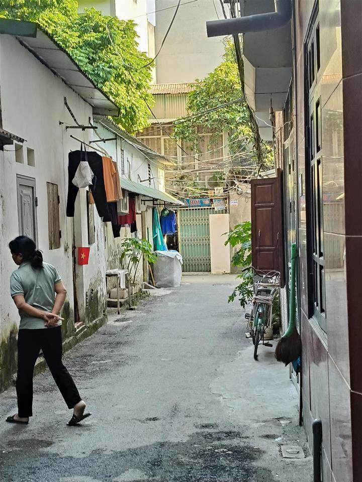 Xuân thủy 85m2 mt 6m, lô góc, vị trí đẹp, khu dân cư đông đúc. phù hợp xây căn hộ mini