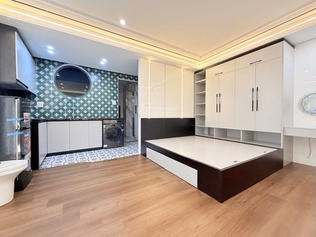 Lạc long quân  xuân la nhà dòng tiền siêu hiếm, dt 40m2 mt 5.2m xây 7 tầng, thang máy. pccc