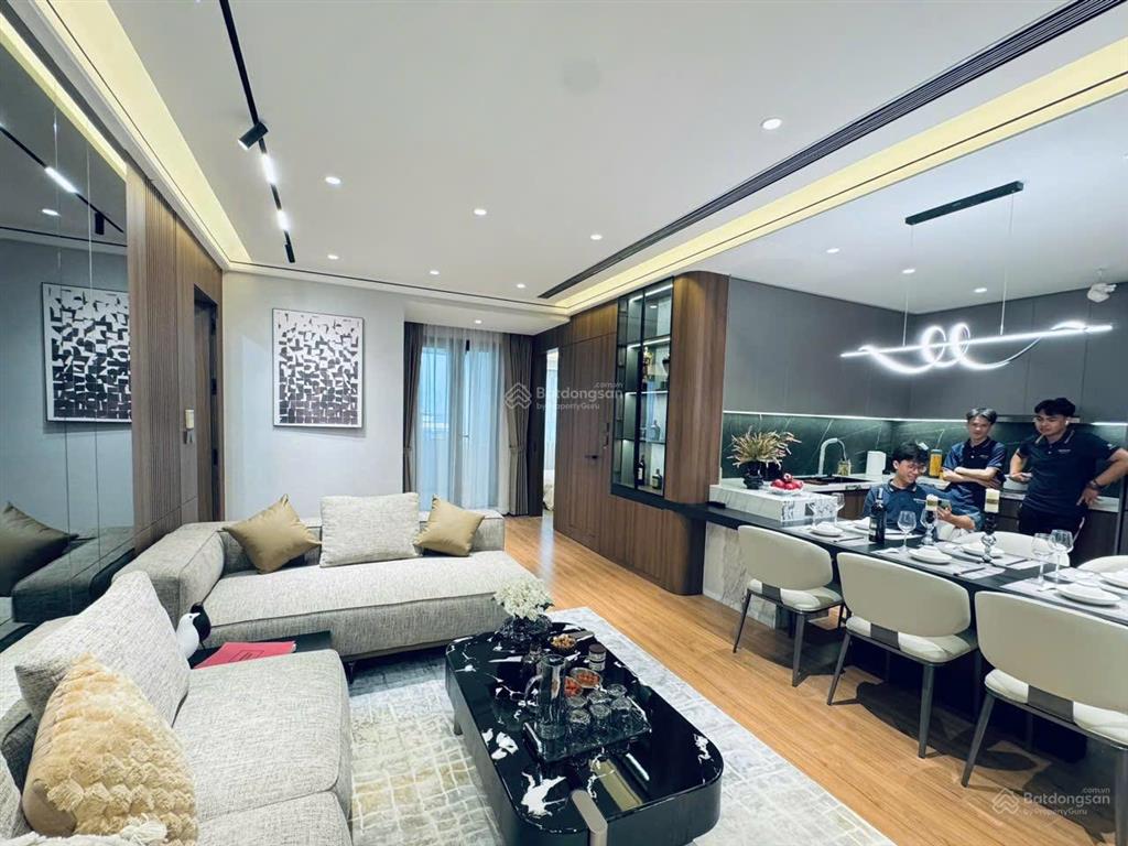 Bán căn hộ chung cư golden park 2 phạm văn bạch, cầu giấy. 82m2 2n 8 tỷ. 0983 237 ***